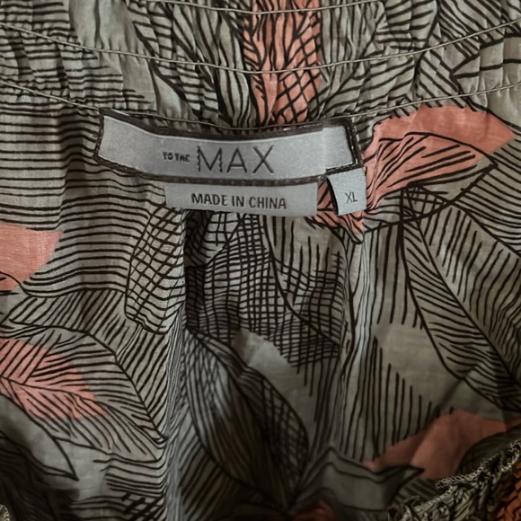 To the Max XL Blouse - Picture 3 of 6